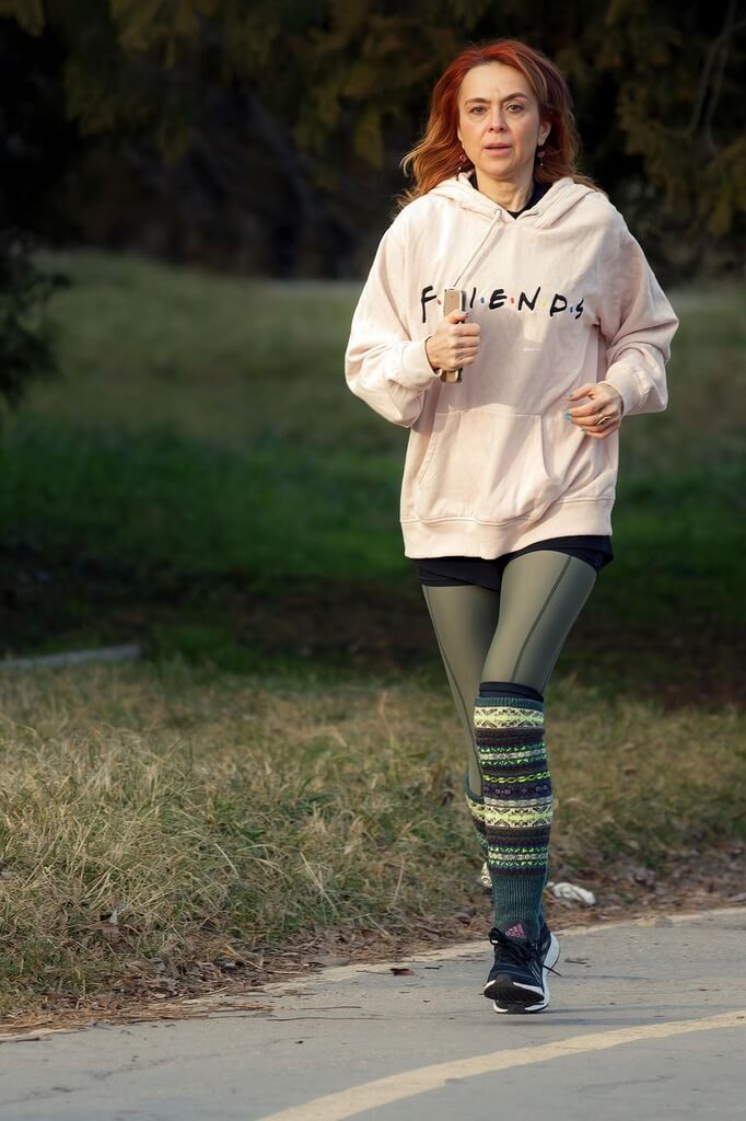 femme qui fait de la course à pied