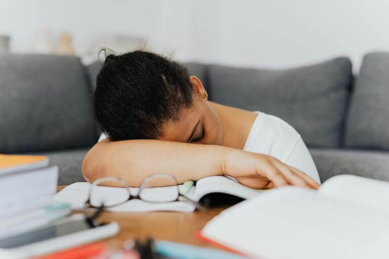 femme fatiguée maladie auto immune