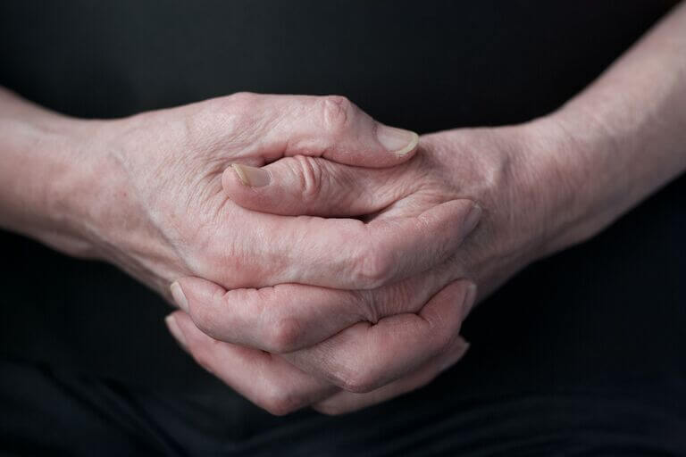 symptômes polyarthrite rhumatoïde